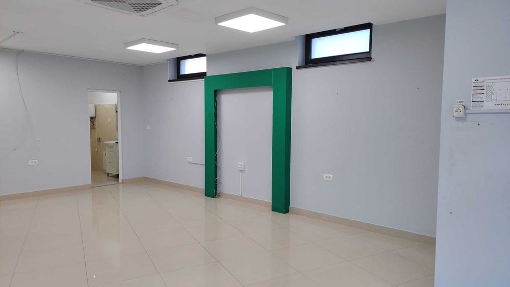 SPATIU COMERCIAL/BIROURI/CABINET aprox. 50 mp in centrul orasului Costesti