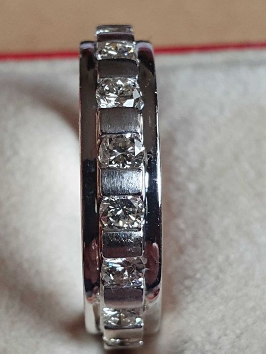 Extravaganta eleganta Eternity Memory aur 18k diamante naturale 1.8ct
