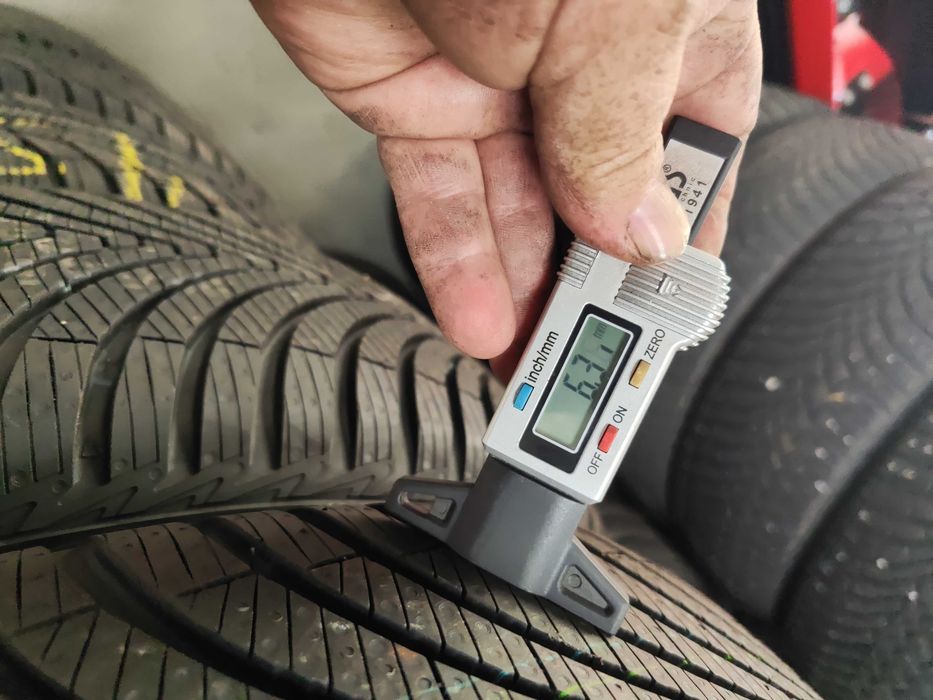 2бр.всесезонни гуми 215/55/17 Kumho