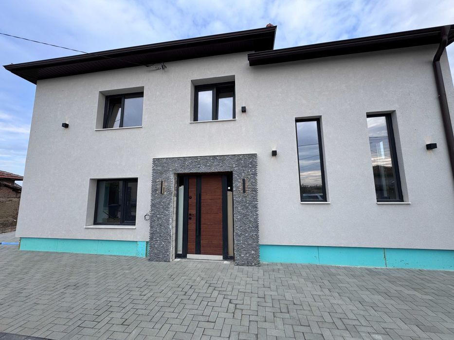 Продава се Къща в Пловдив, Център - 150 кв.м за 1300 €/кв.м - Снимка #1