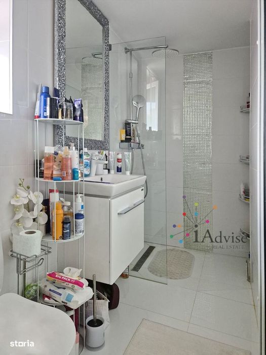 PROPRIETATE VERSATILA, complet renovată– 220 m² utili + 130 m² curte p
