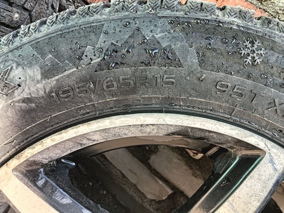 Продам зимнию резину с дисками