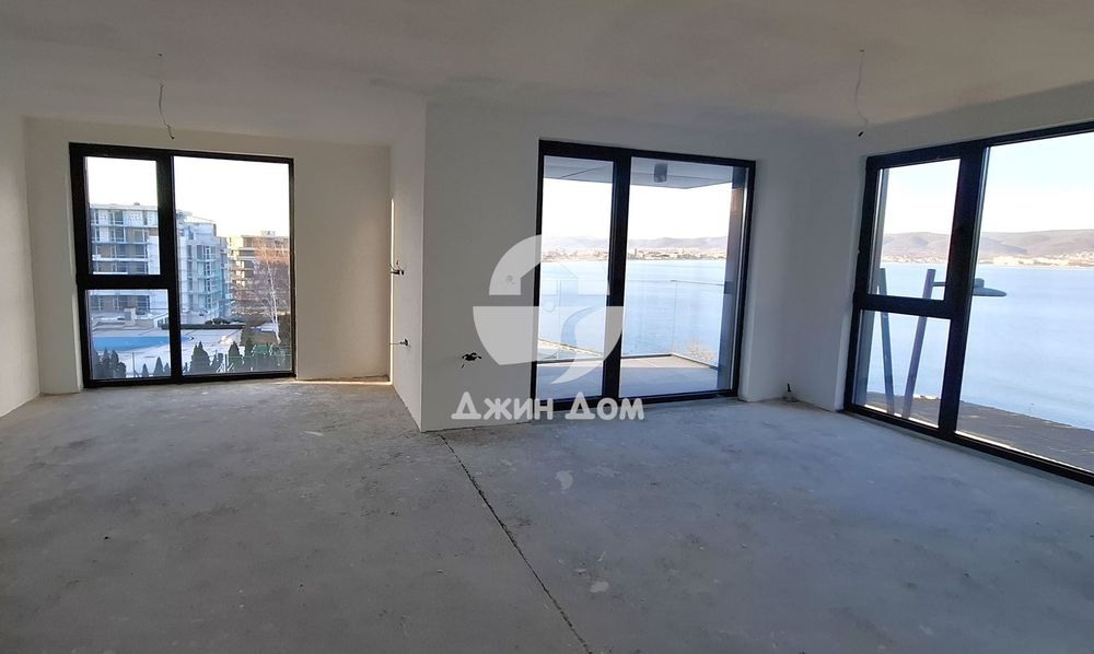 Продава се Двустаен апартамент в Несебър - 81 кв.м за 2840 €/кв.м - Снимка #1