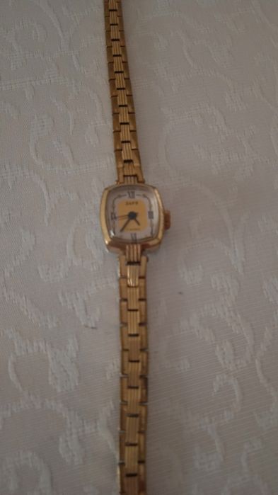 Продам женские часы Заря