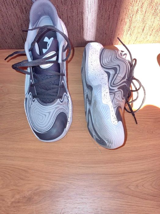 Adidasi Under Armour