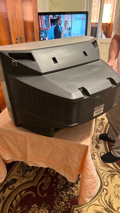 Телевизор кинескопный LG 51 диагональ