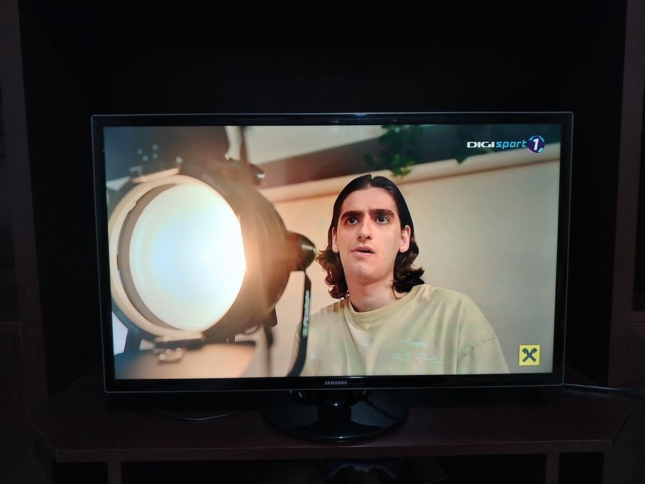 Televizor LED 32inchi 82cm
