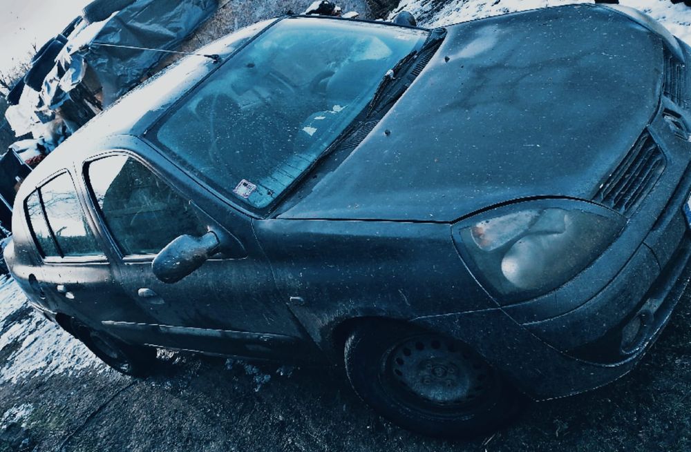 Renalut masina este de camp masina