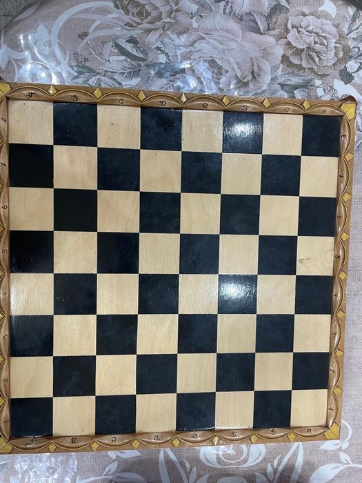 Продам шахматы в отличном состояние
