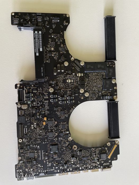 Macbook 2011 pro 15 ‘’ дънна платка
