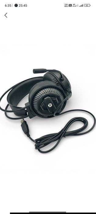 HP quloqchinlar, naushniklar kampyuter u-n.Ishlatib sinovdan oʻtkazilg