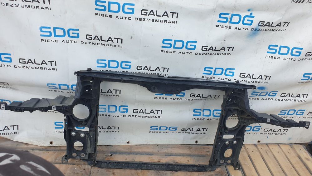 Trager / Tragher / Calandru / Panou Fata Dezechipat VW Touareg 2.5TDI 2003 - 2010