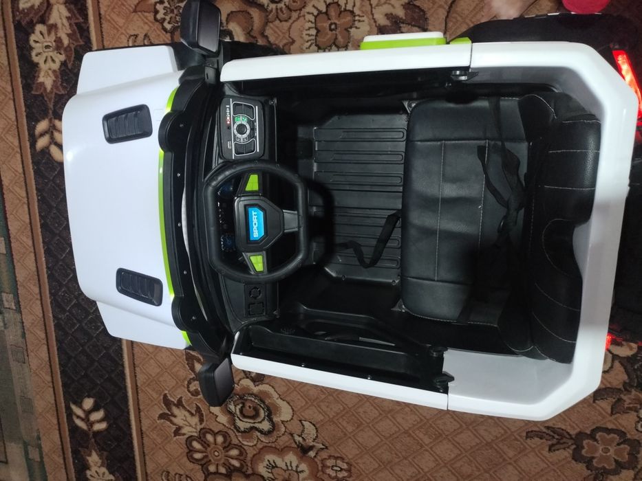 Продам детский автомобиль