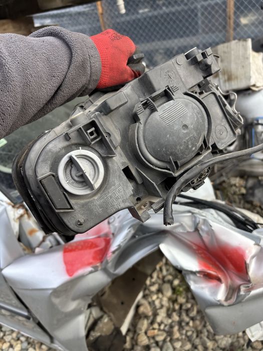 ляв фар за audi a4 b7