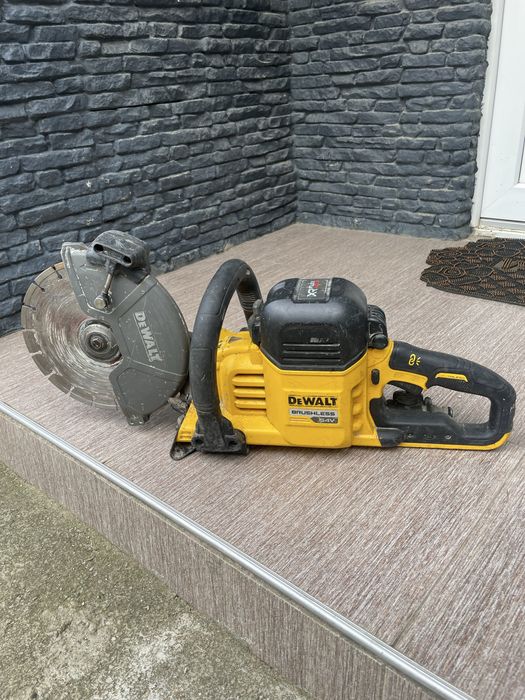 Drujba beton defecta Dewalt dcs691