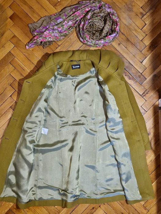 Красиво и изискано палто на българската фирма Яша
30% кашмир, 70% вълн