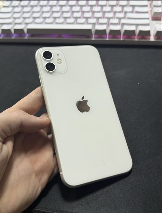 Продам iPhone 11 64