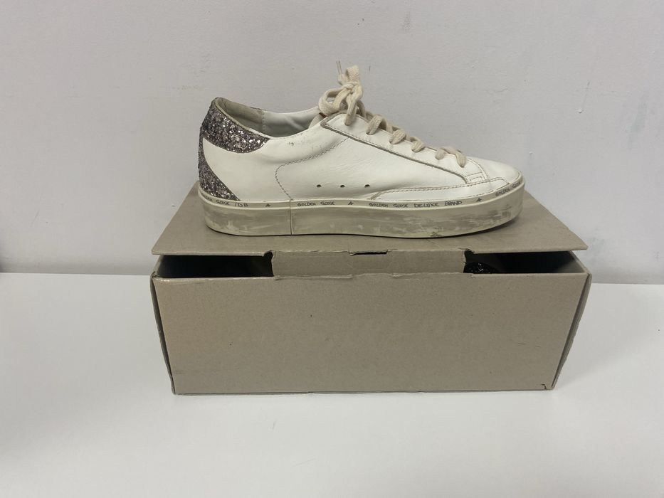 Vând golden goose
