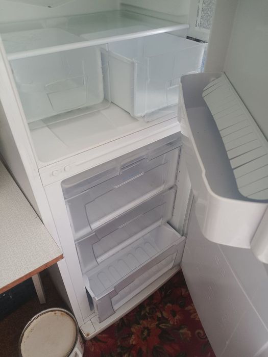 Продам холодильник