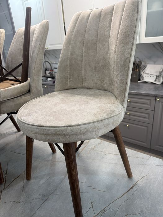 Стол орындықтарымен