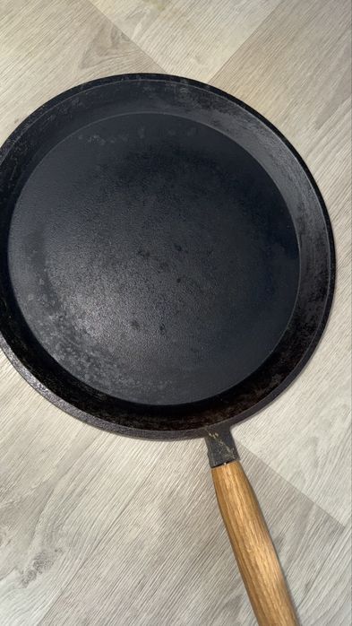 Продам чугунную блинницу