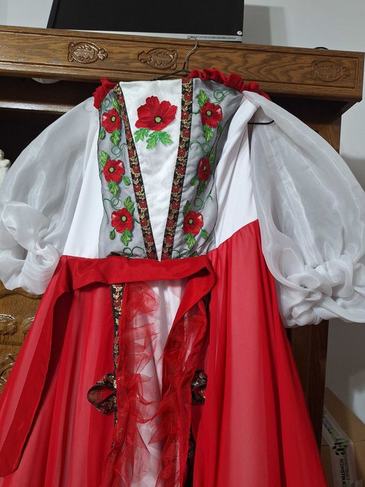 Rochie mireasa tradițională