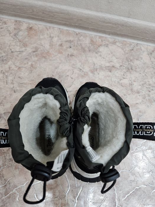 Продам зимние ботинки 26 р.