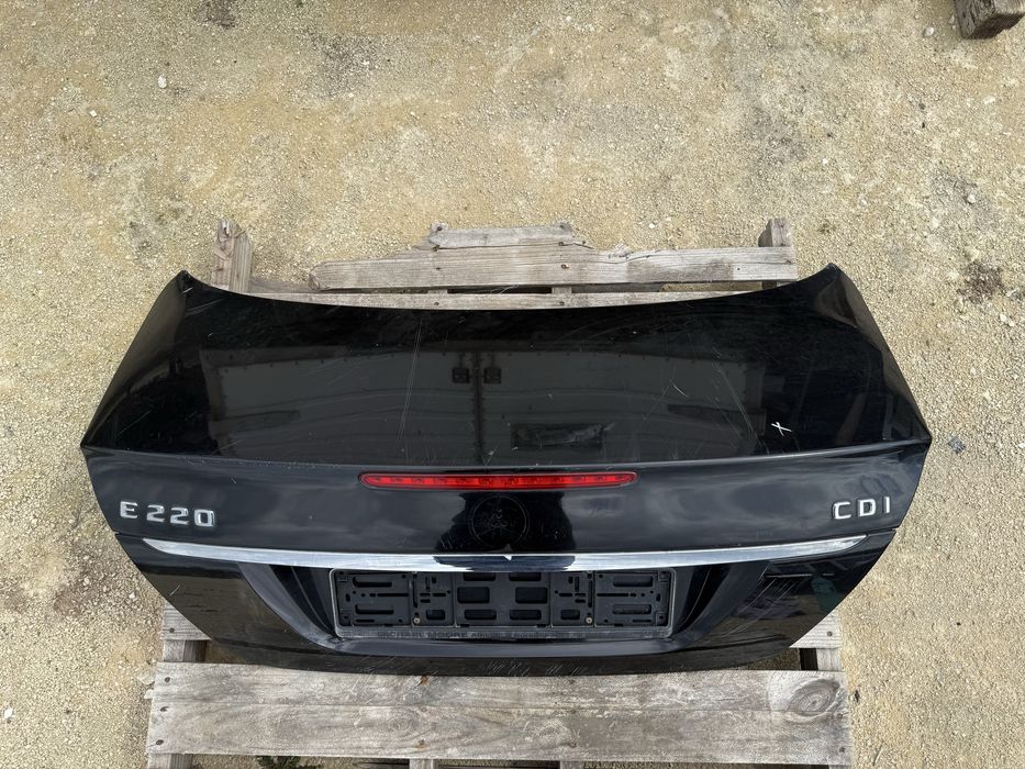 Заден капак Mercedes  E W211
