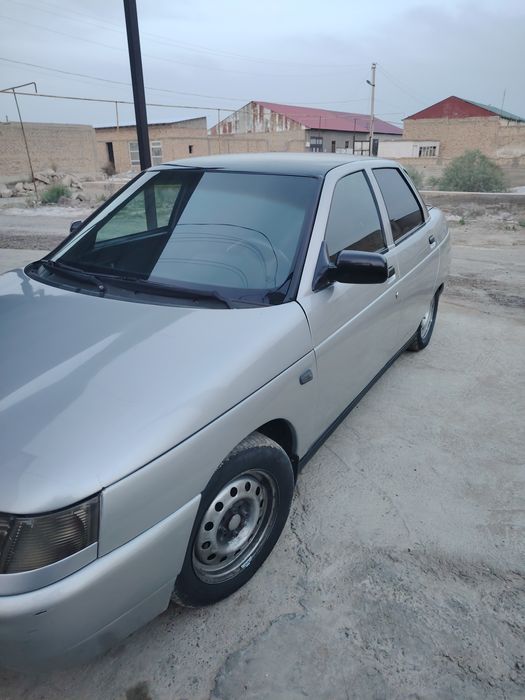 Лада 2110  пиёра сотилади