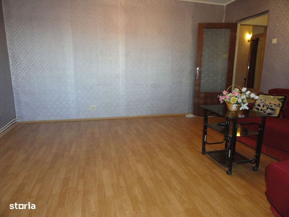 Apartament 4 camere, 2 bai. 2 balcoane, etaj 3 Micalaca - Miorita 93mp