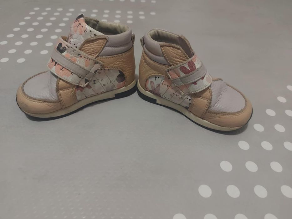 Papucei piele mărimea 22