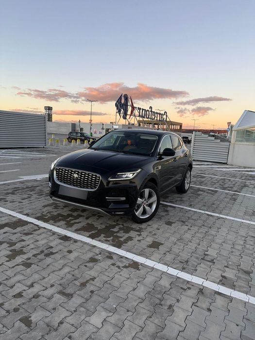 Jaguar E-Pace Preț BRUT, TVA deductibil, se emite factura pe firmă.