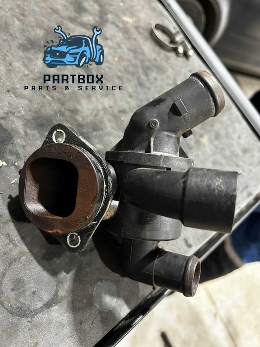 Термостат с тяло VW Golf VI 2012 1.6 TDI