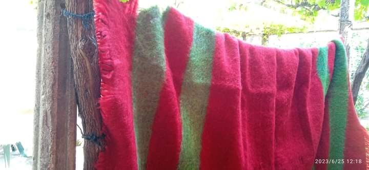 Ръчно тъкани черги и одеала