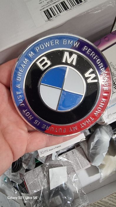 Емблема преден капак бмв bmw 72 мм и 82 мм