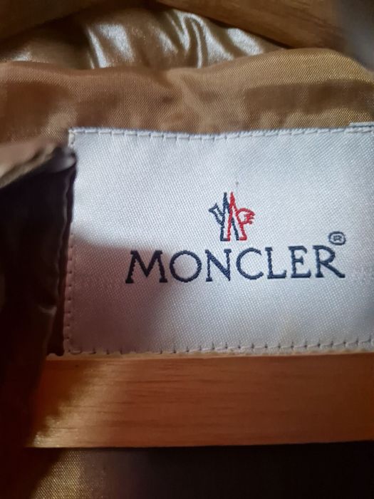 Яке с гъши пух Moncler като ново