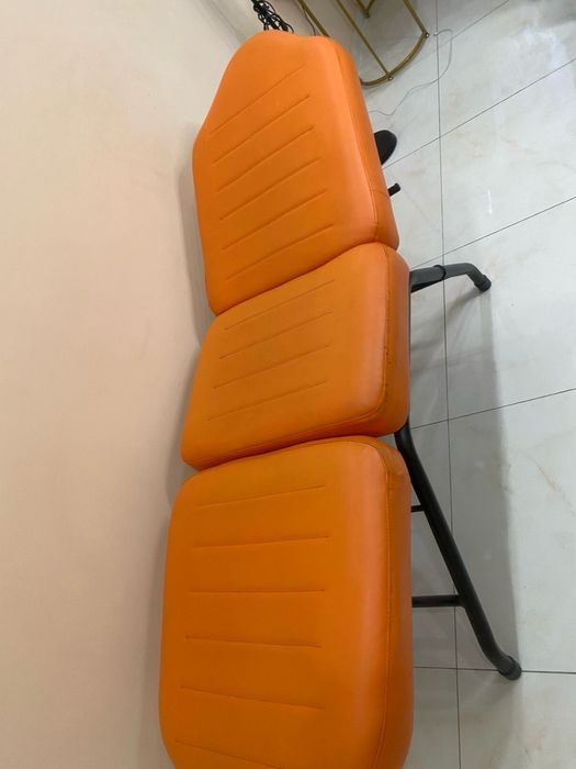 Продам срочно кушетку