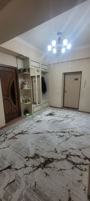 NURAFSHON KÒCHA 4xona 140kv narxini  xonalar keng va yoruĝ