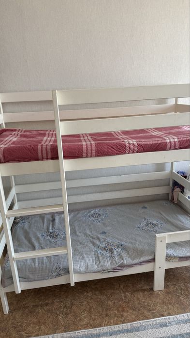 Двухъярусная кровать