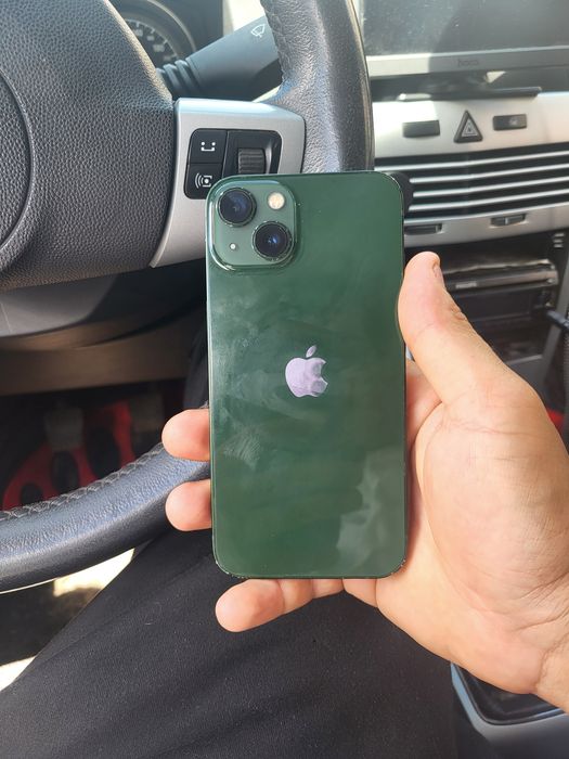 Vând sau schimb Iphone 13