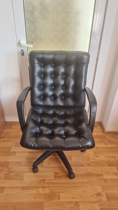 Scaun piele in stare foarte buna