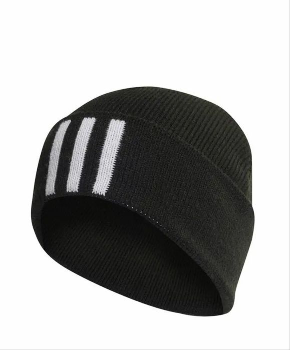 Продам шапку адидас