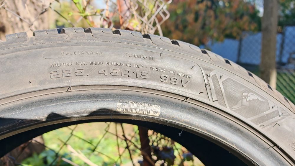 225 45 19 good year ultra grip performance +