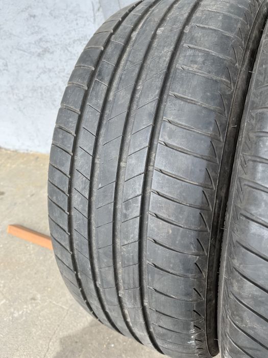 2 бр. летни гуми 235/45/18 Bridgestone DOT 1020 5 mm