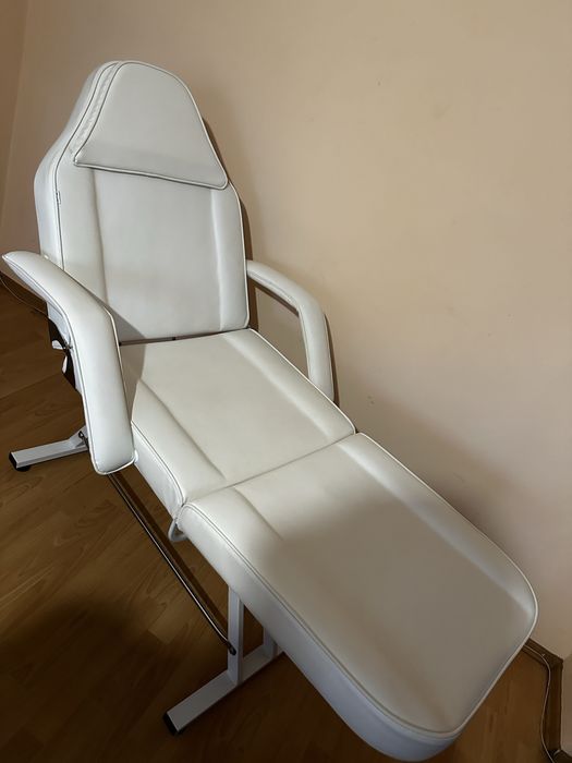 Кушетка за козметик/ масаж /миглопластика/ микроблейдинг