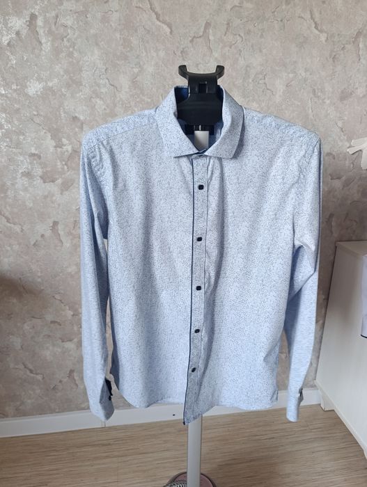 Продам рубашки школьные