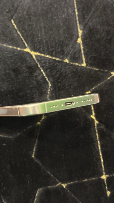 Продаётся Iphone 16 pro 512 Gb LL/A