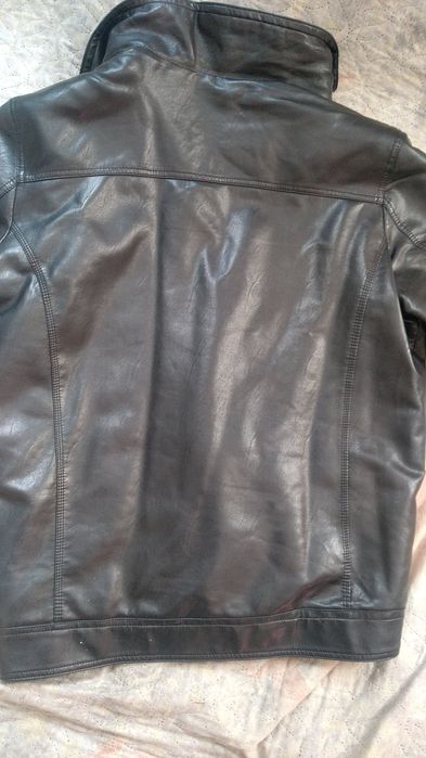 Продам куртку в отличном состоянии