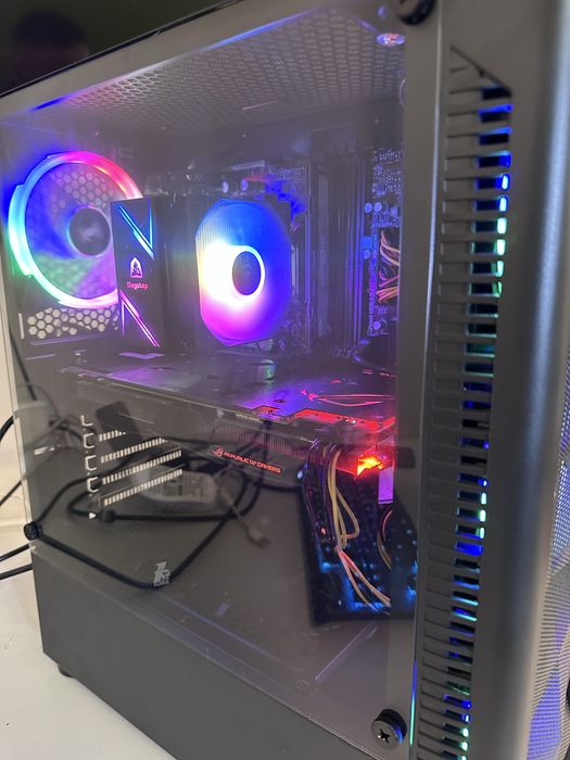 Unitate PC Gaming -Jocuri cu I7 6700K GTX 1070 8GB  ca nou