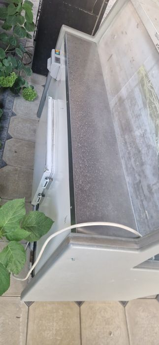 Витринный холодильник б/у
